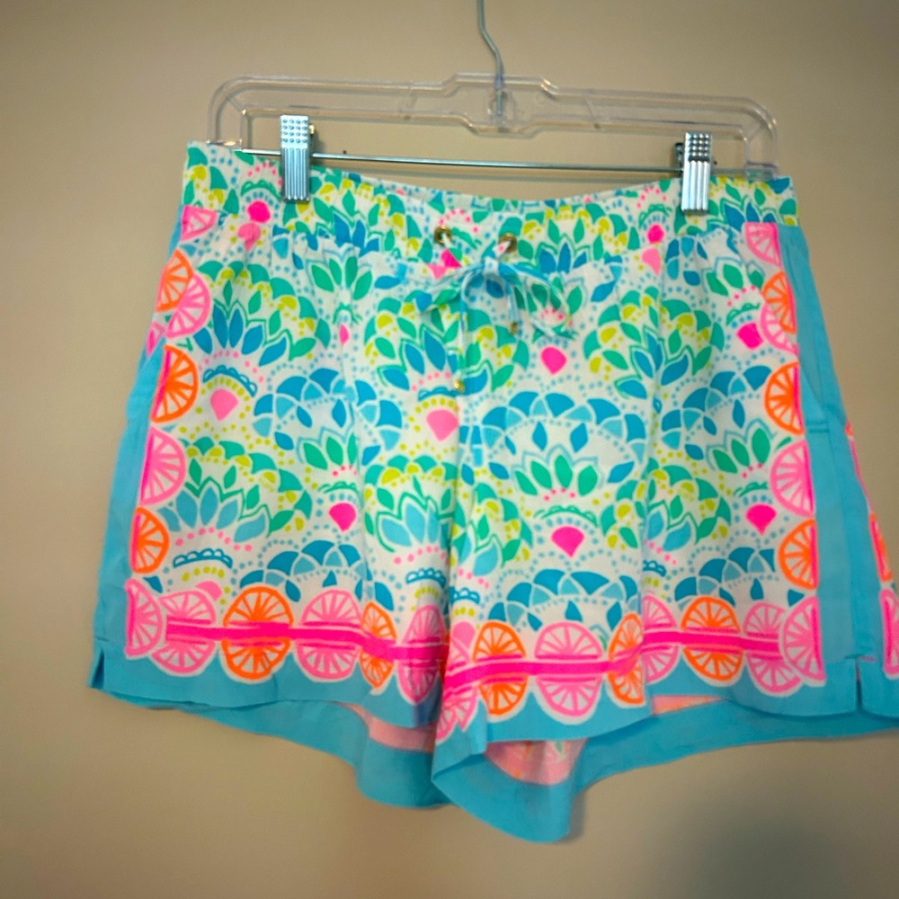NWT. Lilly Pulitzer size Medium rayon Katia shorts.
